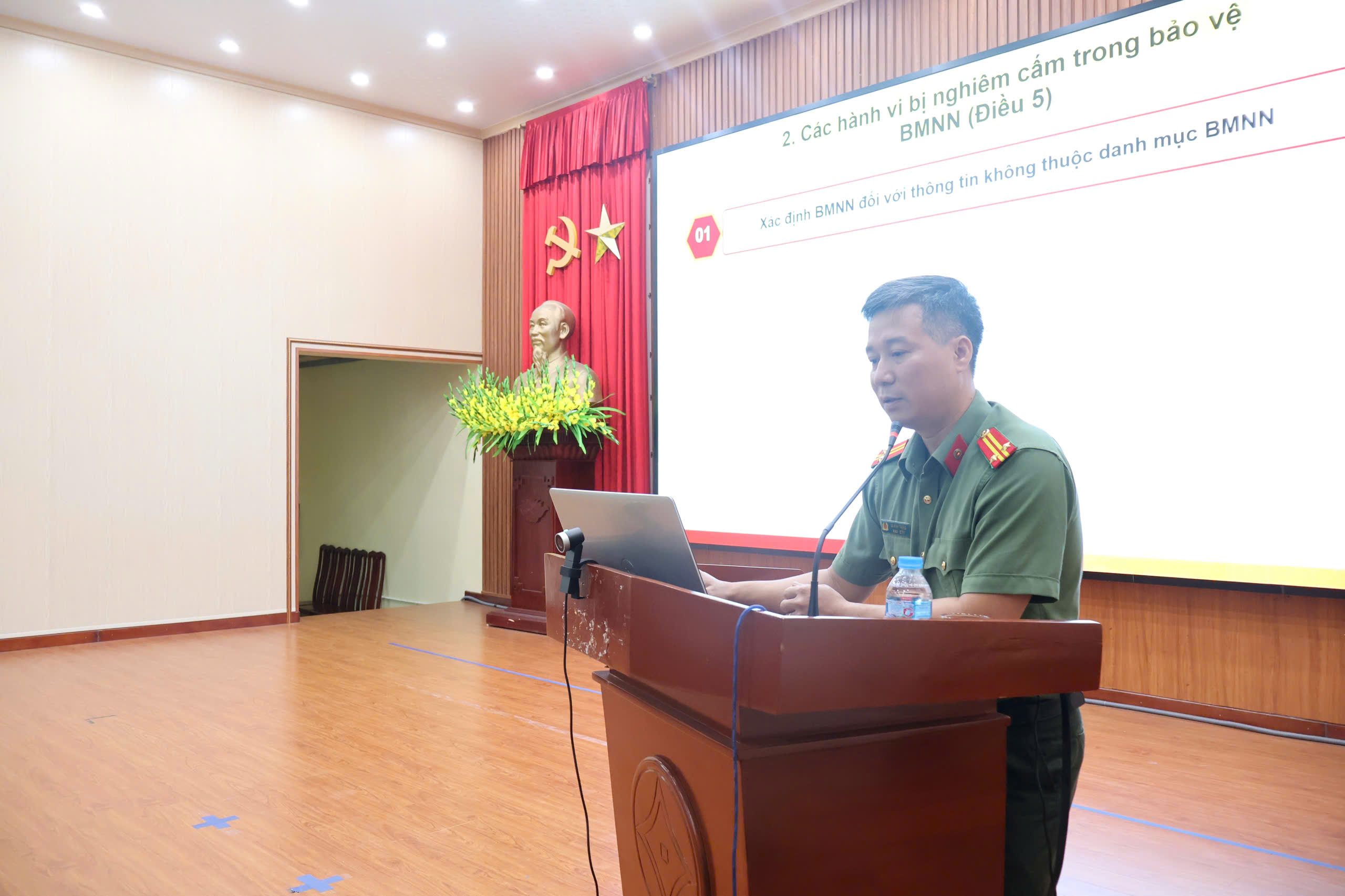 Phòng An ninh chính trị nội bộ tập huấn Luật Bảo vệ bí mật nhà nước năm 2026 và các văn bản liên quan tại xã Nguyễn Lương Bằng